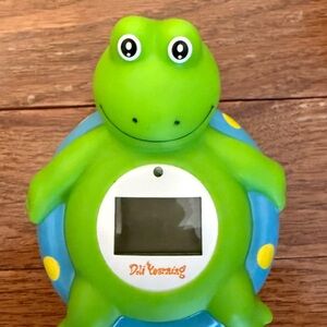 Dili warming Green and Blue Frog Bath Toy